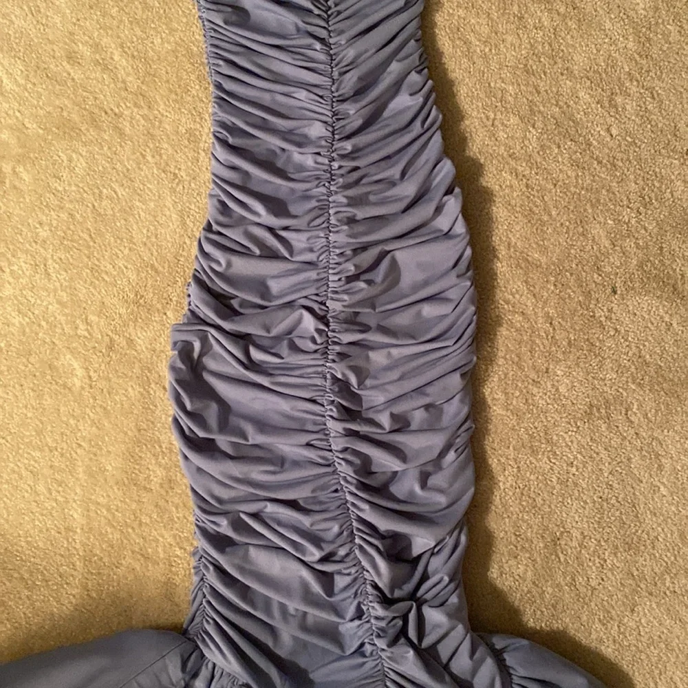 Venus dress EXTREMELY sexy and form fitting - Picture 4 of 9